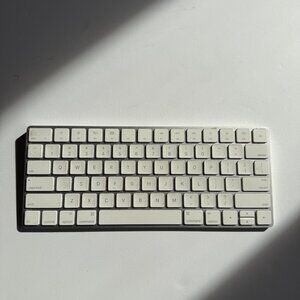 Apple Magic Keyboard A1644 Wireless Bluetooth & Rechargeable